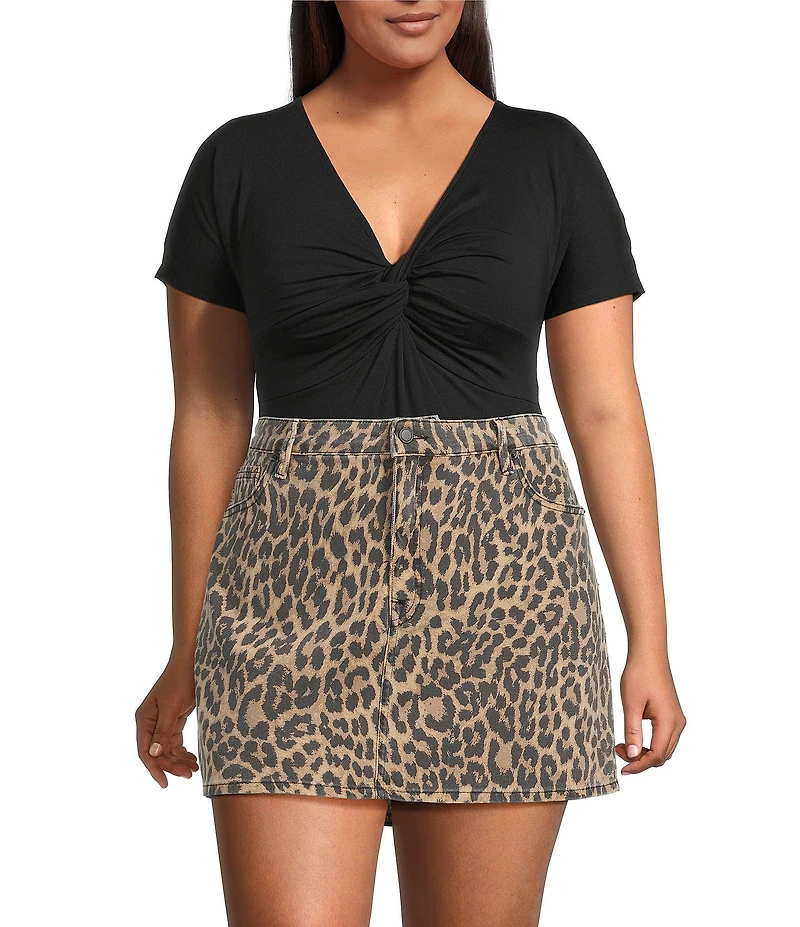 Good American Plus Size Jersey Knit Twst Front V-Neck Short Sleeve Bodysuit