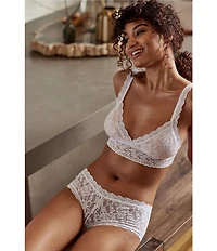 Hanky Panky Signature Lace Padded Crossover Bralette