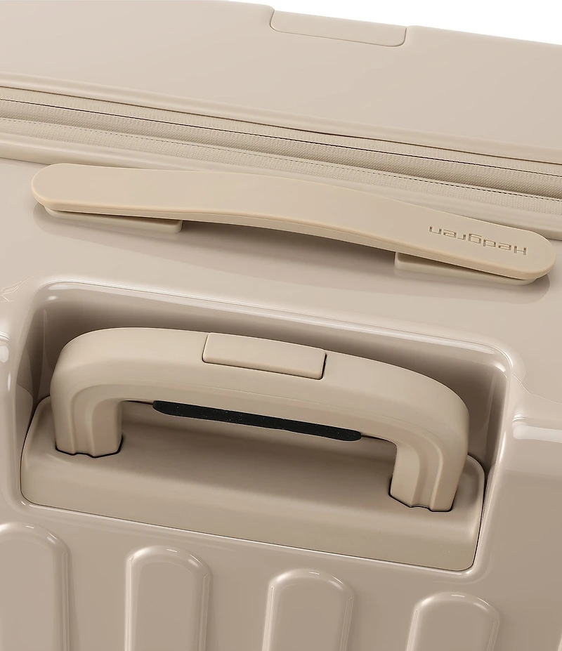 Hedgren Nostos Glossy Hardside Medium Expandable Spinner