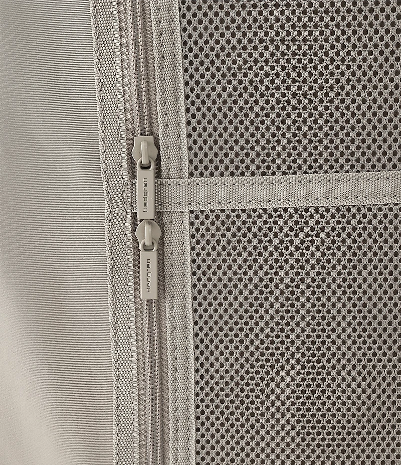 Hedgren Nostos Glossy Hardside Medium Expandable Spinner