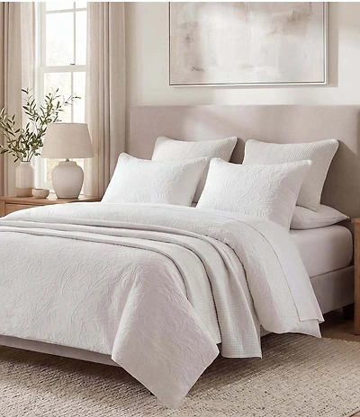 HiEnd Accents Camellia Paisley Matelasse Comforter Mini Set