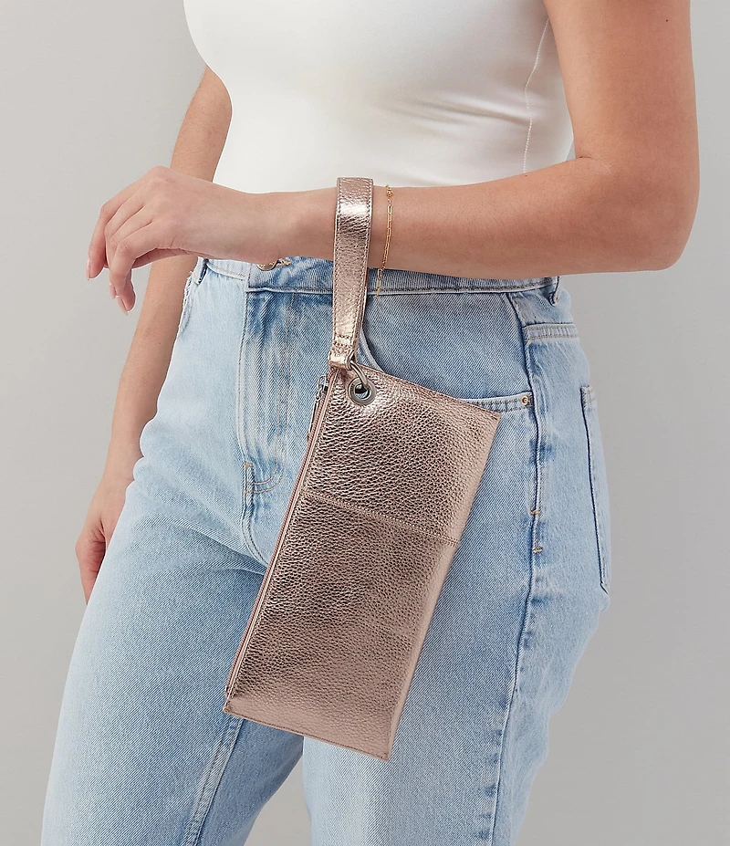 HOBO Vida Metallic Wristlet