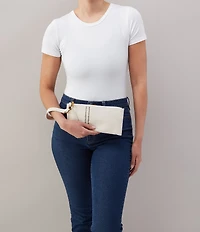 HOBO Vida Wristlet