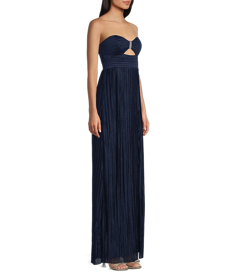 Honey and Rosie Strapless Sweetheart Neckline Sleeveless Pleated Dress