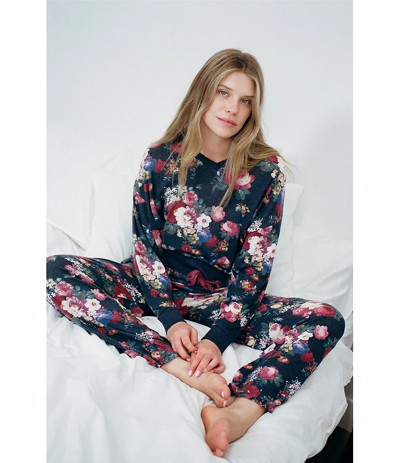 Honeydew Intimates Star Seeker Long Sleeve V-Neck Lightweight Brushed Jersey Knit Floral Print Long Pajama Set