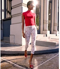 HUE Floral Ultra Soft Denim Floral Capri Leggings