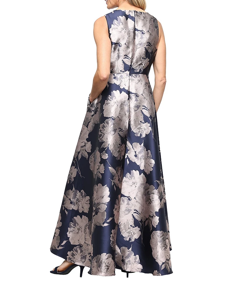 Ignite Evenings Petite Size Floral Sleeveless V-Neck Printed Jacquard Gown