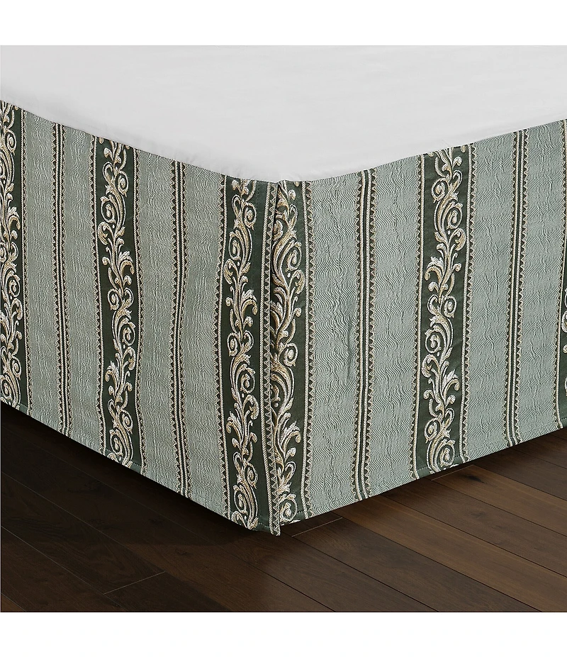 J. Queen New York Alina Grand-Scale Woven Damask Comforter Set