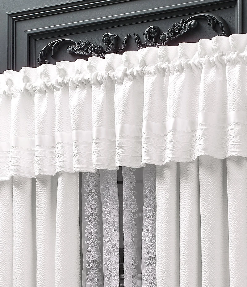 J. Queen New York Becco Jacquard Foulard Design Window Treatment