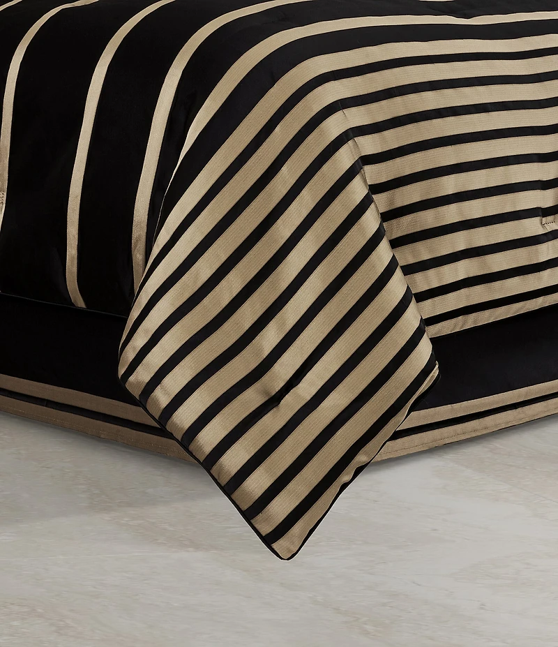 J. Queen New York Calvari Streamlined Engineering Comforter Set