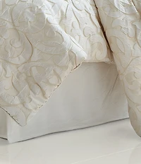 J. Queen New York La Boheme Ivory Interlocking Damask Comforter Set