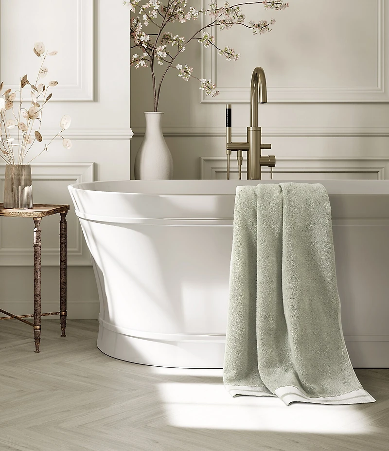 J. Queen New York Lenore Bath Towels