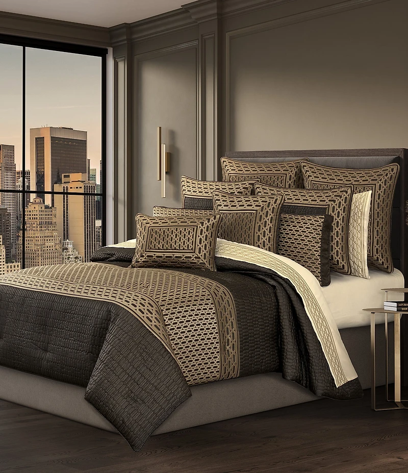 J. Queen New York Metropolitan Comforter Set