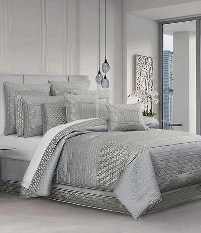 J. Queen New York Metropolitan Comforter Set