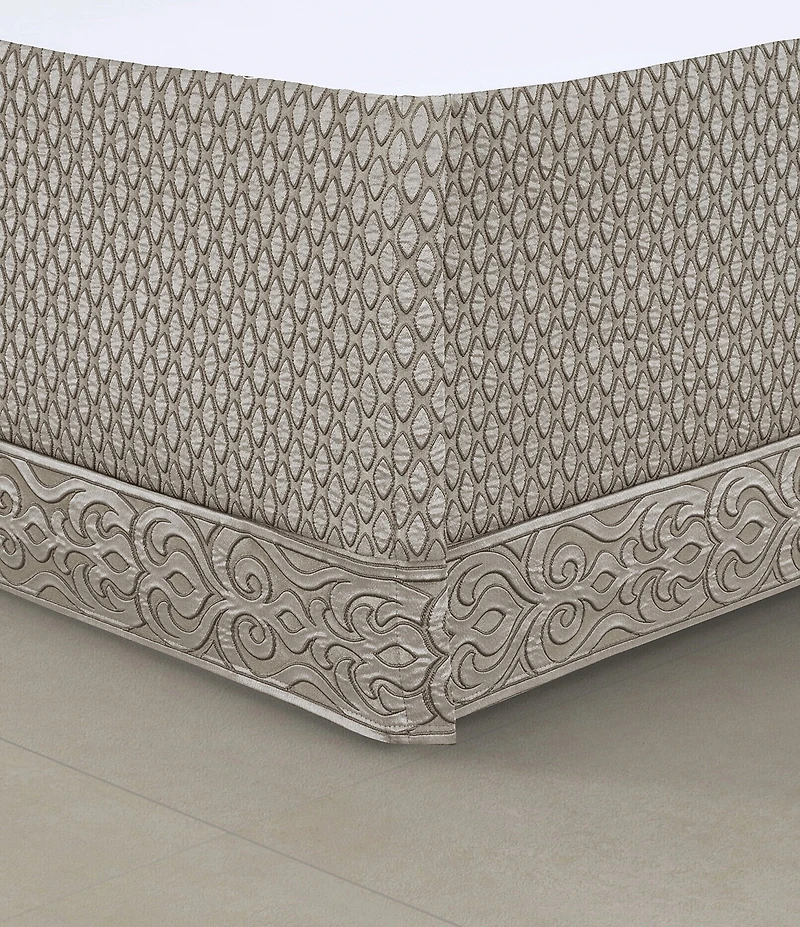 J. Queen New York Regina Elegant Damask Design Comforter Set