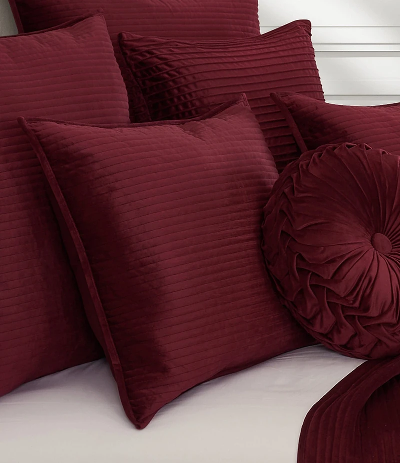 J. Queen New York Townsend Channel Quilted Mini Quilt Set
