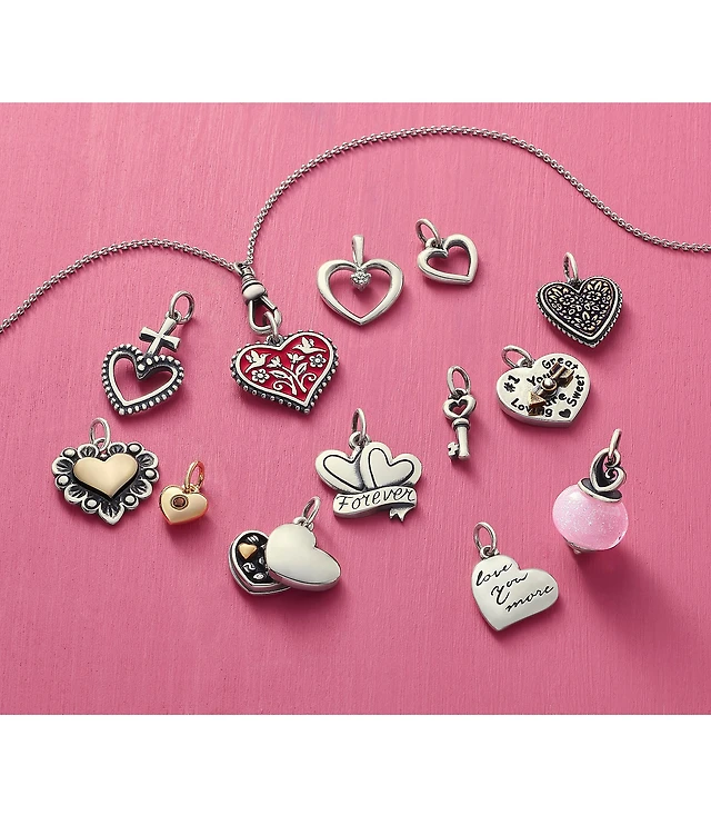 James Avery Love Knows No Distance Charm at Hamilton Place  display picture 3