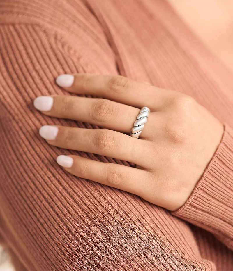 James Avery Chunky Half Twist Ring