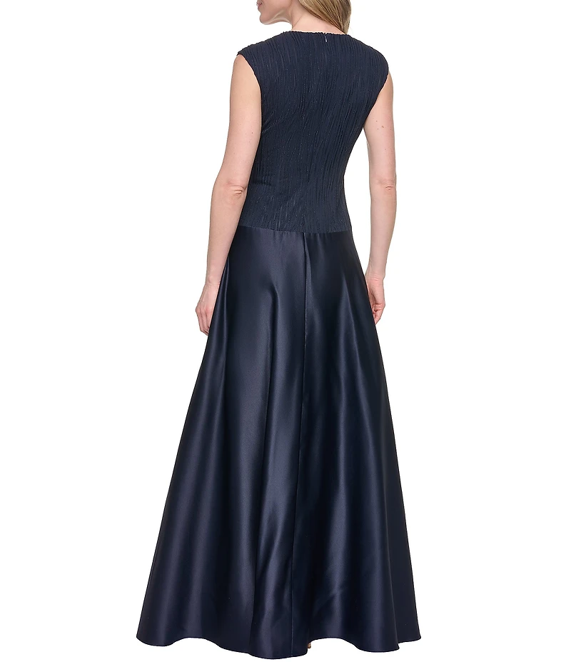 Jessica Howard Crinkle Knit Satin V Neck Sleeveless Waist Pin Long Gown