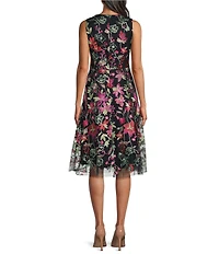 Jessica Howard Petite Size Sleeveless V-Neck Floral Embroidered Dress