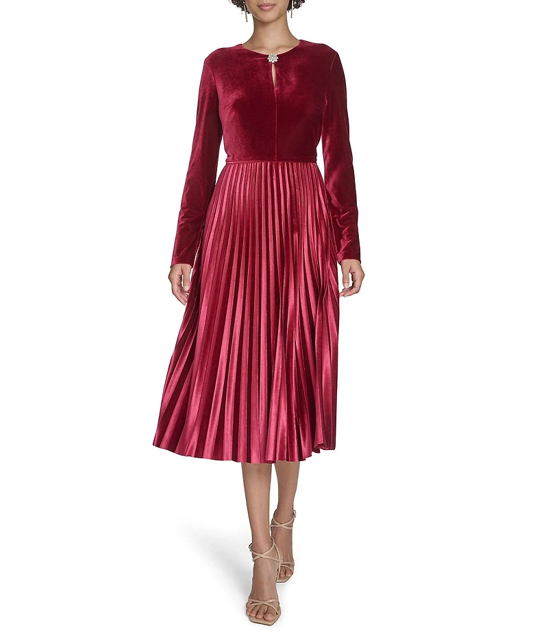 Jessica Howard Petite Size Stretch Velvet Keyhole Neck Long Sleeve Pleated Skirt Midi Dress
