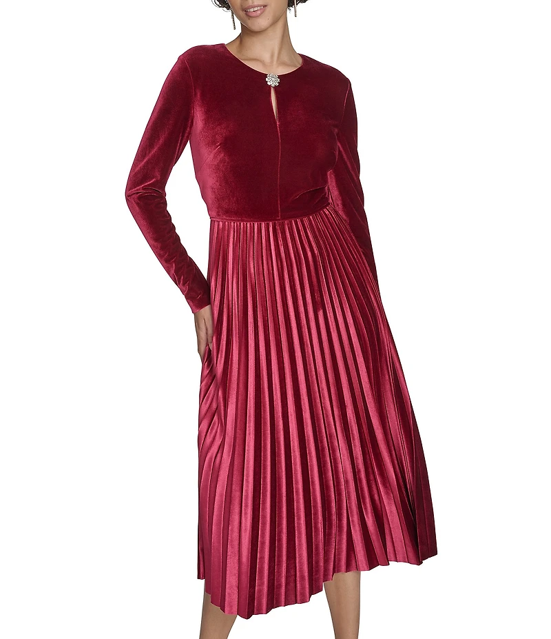 Jessica Howard Petite Size Stretch Velvet Keyhole Neck Long Sleeve Pleated Skirt Midi Dress