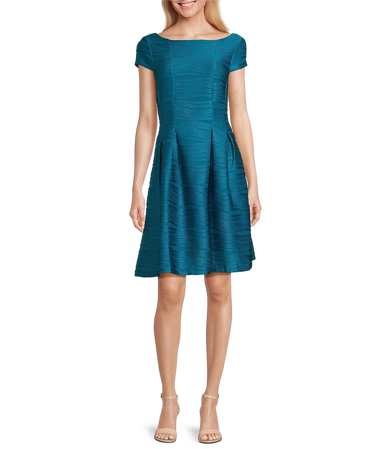 Jessica Howard Petite Size Wave Knit Boat Neck Short Sleeve Pleated Fit and Flare Dress