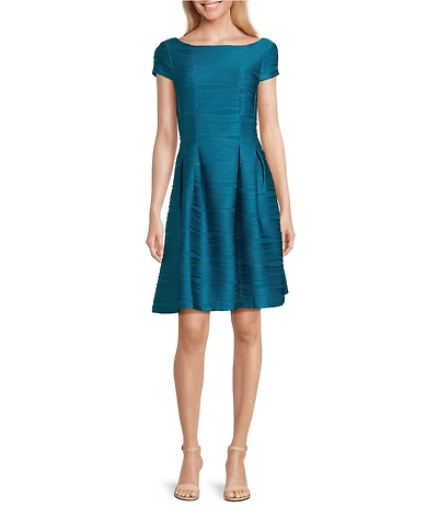 Jessica Howard Petite Size Wave Knit Boat Neck Short Sleeve Pleated Fit and Flare Dress