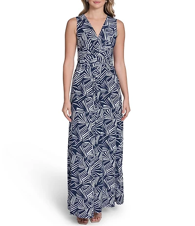 Jessica Howard Sleeveless Tuck Front Detail Long Dress