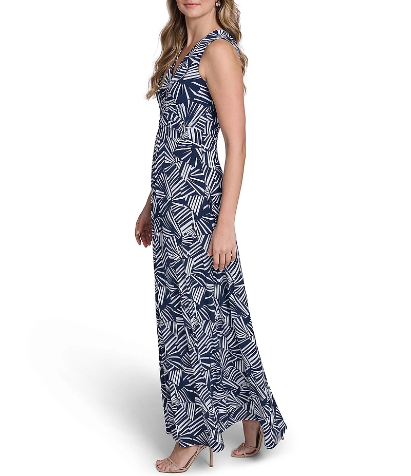 Jessica Howard Sleeveless Tuck Front Detail Long Dress