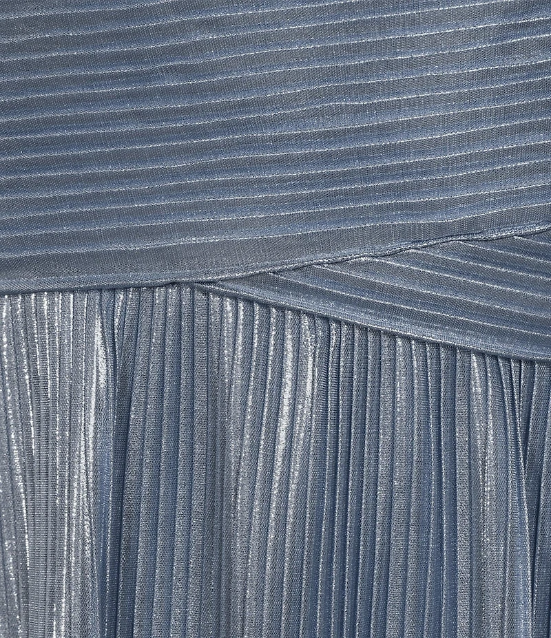 Jessica Howard Sleeveless V-Neck Pleated Metallic Knit Gown