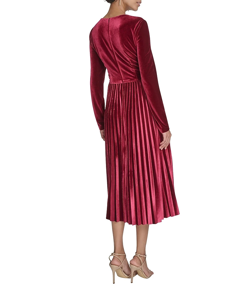 Jessica Howard Stretch Velvet Keyhole Neck Long Sleeve Pleated Skirt Midi Dress