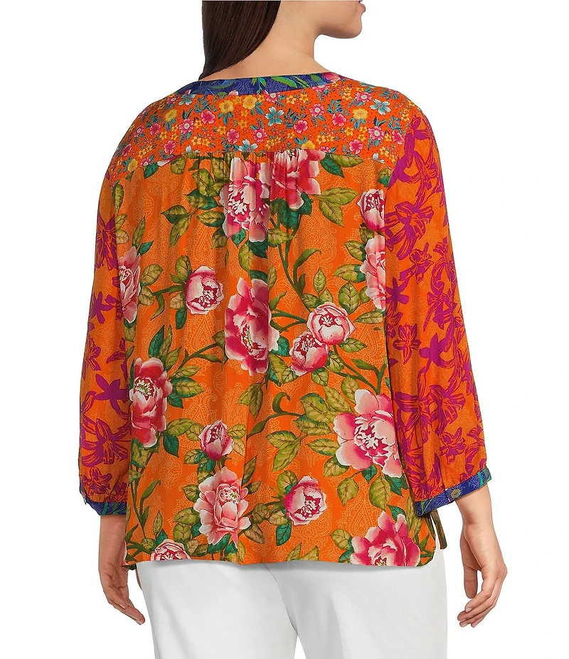 John Mark Plus Size Woven Printed Split V-Neck 3/4 Sleeve Hi-Low Hem Button-Front Blouse