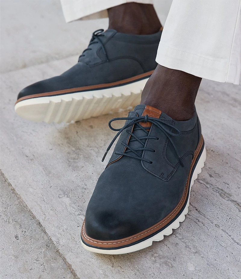 Johnston & Murphy Men's Braydon Nubuck Plain Toe Lace Up Oxfords