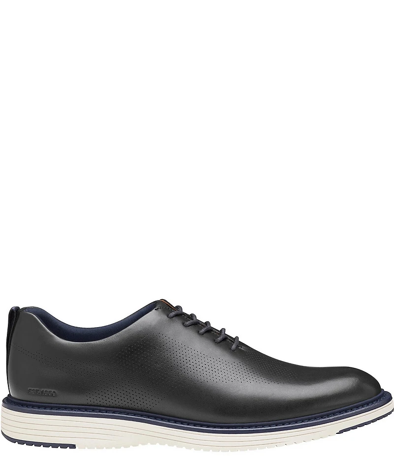 Johnston & Murphy Men's Upton One Piece Perforated Leather Plain Toe Oxfords