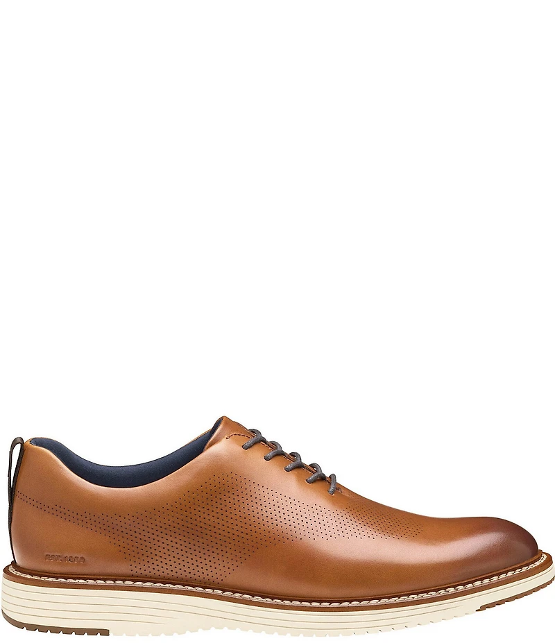 Johnston & Murphy Men's Upton One Piece Perforated Leather Plain Toe Oxfords