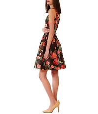 Julia Jordan Sleeveless Gown Scoop Neckline