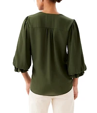 Karen Kane Petite Size Silky Crepe V-Neck 3/4 Flared Sleeve Asymmetric Hem Top