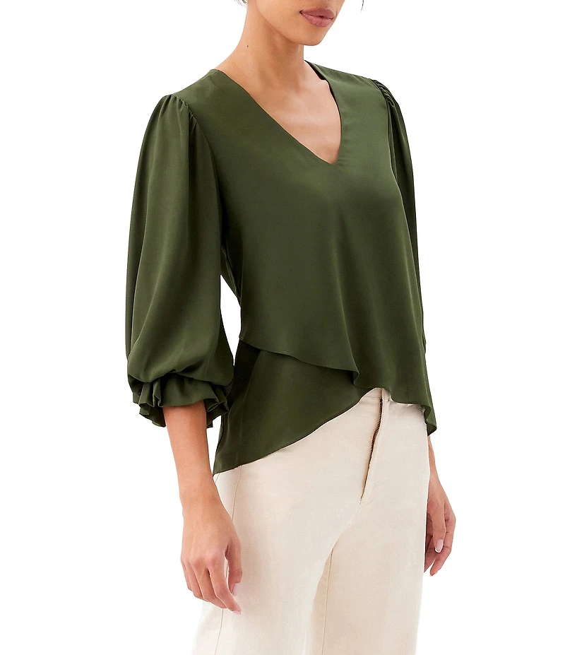 Karen Kane Petite Size Silky Crepe V-Neck 3/4 Flared Sleeve Asymmetric Hem Top