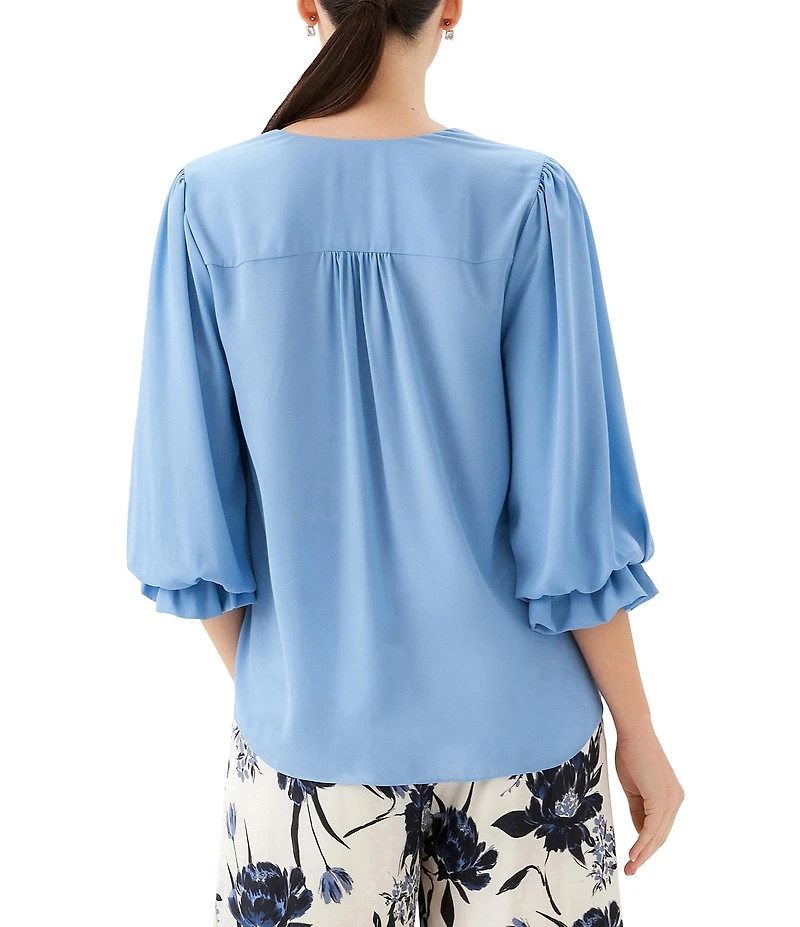Karen Kane Petite Size Silky Crepe V-Neck 3/4 Flared Sleeve Asymmetric Hem Top