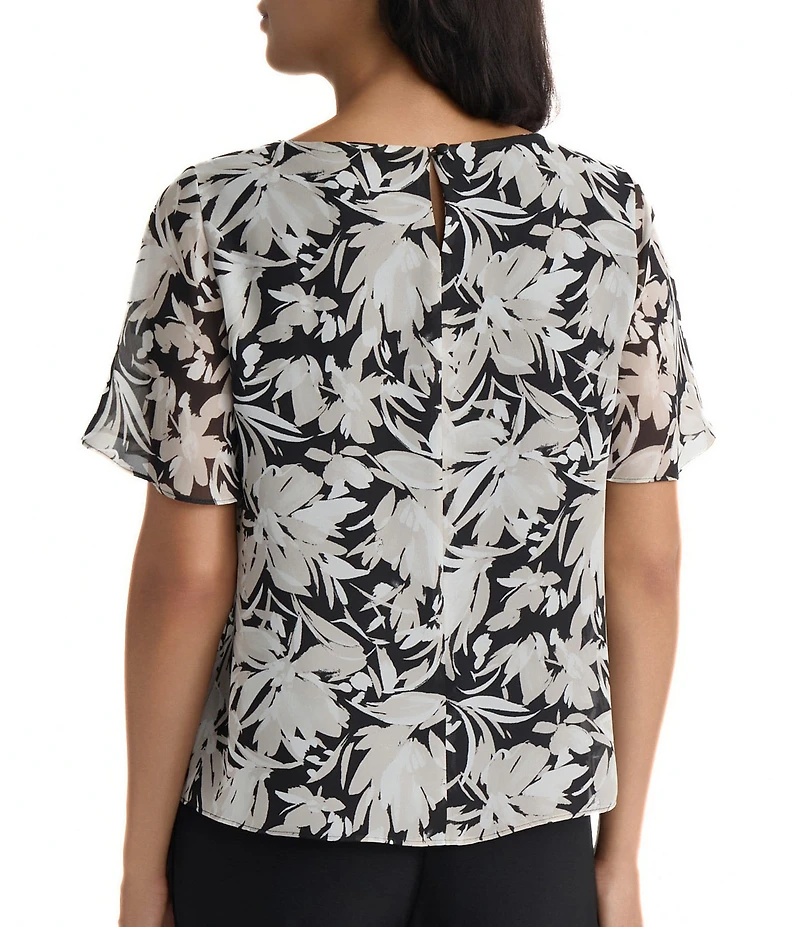 Kasper Ruffle Short Sleeve Printed Blouse