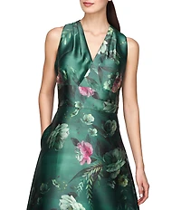 Kay Unger Floral Print Mikado V-Neck Sleeveless Side Pocket Gown