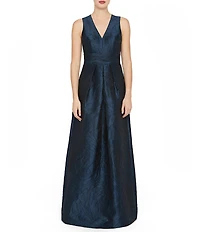 Kay Unger Jacquard V-Neck Sleeveless Pleated Gown