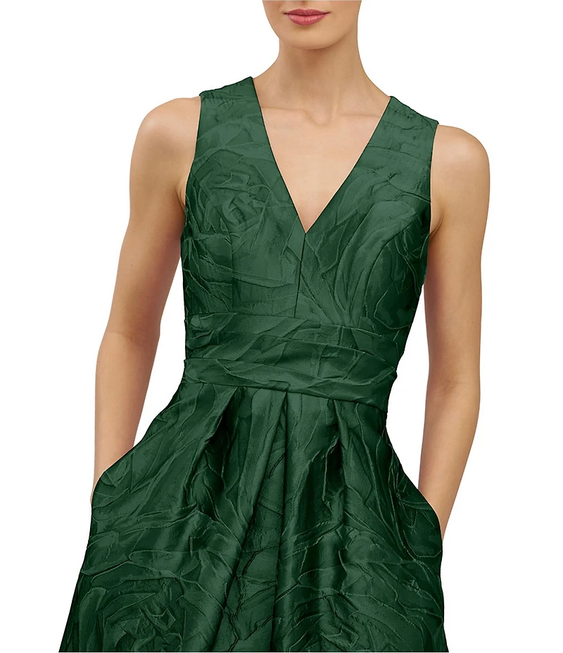 Kay Unger Jacquard V-Neck Sleeveless Pleated Gown