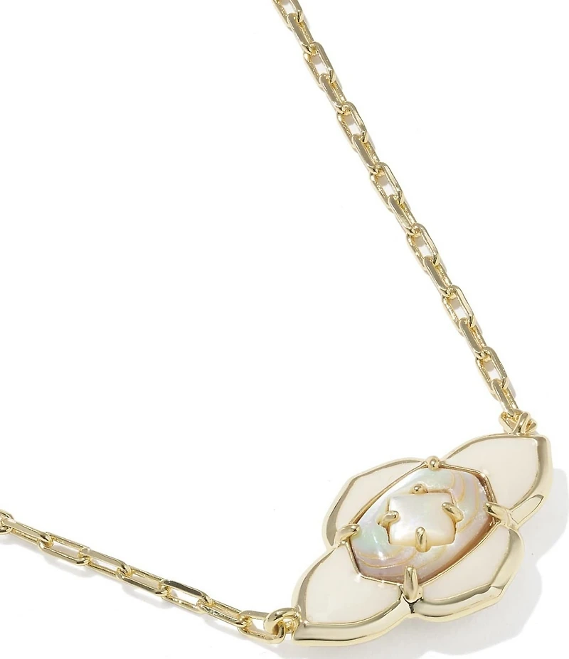 Kendra Scott Abbie Medallion Short Pendant Necklace