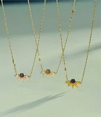 Kendra Scott Anya Flower Short Pendant Necklace
