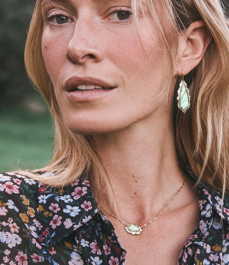 Kendra Scott Elisa Scallop Frame Short Pendant Necklace