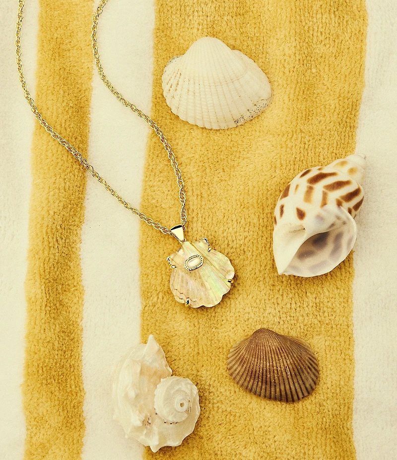 Kendra Scott Lucia Shell Short Pendant Necklace