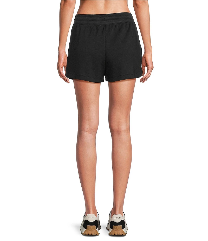 Kinesis Mid-Rise Contrast Piping Shorts