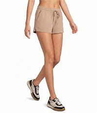Kinesis Mid-Rise Contrast Piping Shorts